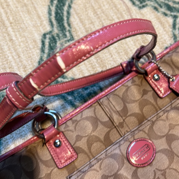 Coach shoulder purse - Picture 3 of 14